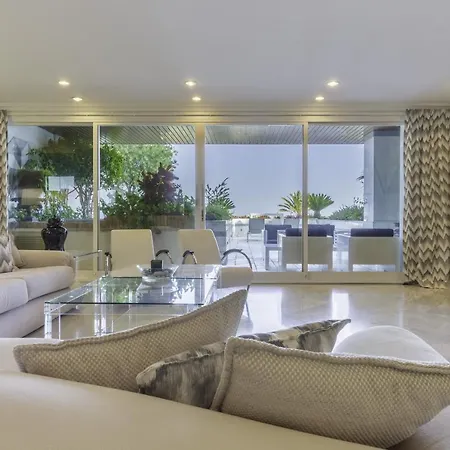 Homeforguest Luxurious With Sea Views And Private Pool In Puerto Banus