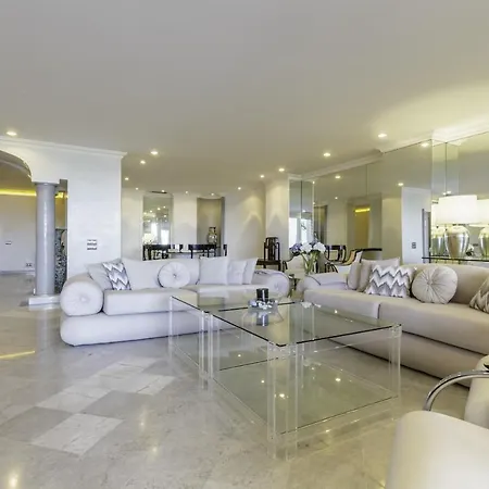 Homeforguest Luxurious With Sea Views And Private Pool In Puerto Banus